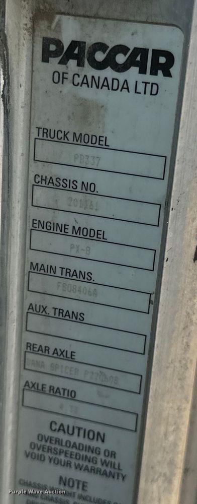 image for item OF9891 2013 Peterbilt 337 utility / service truck