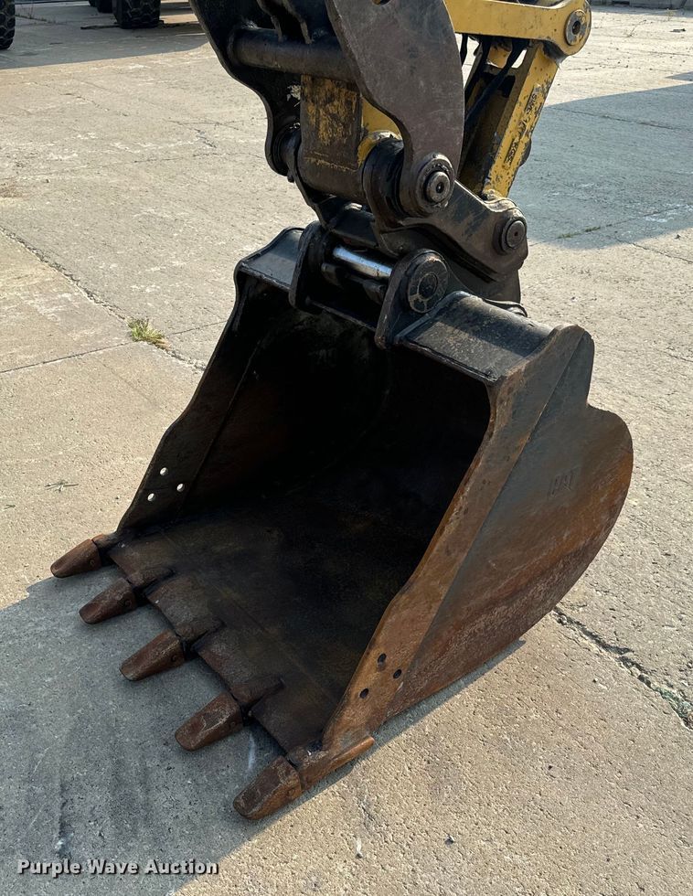 image for item OF9892 2017 Caterpillar 308E2 CR mini excavator