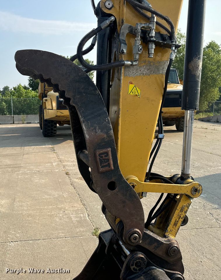 image for item OF9892 2017 Caterpillar 308E2 CR mini excavator