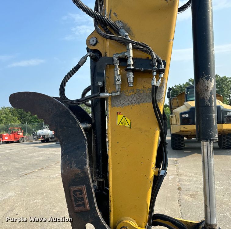 image for item OF9892 2017 Caterpillar 308E2 CR mini excavator