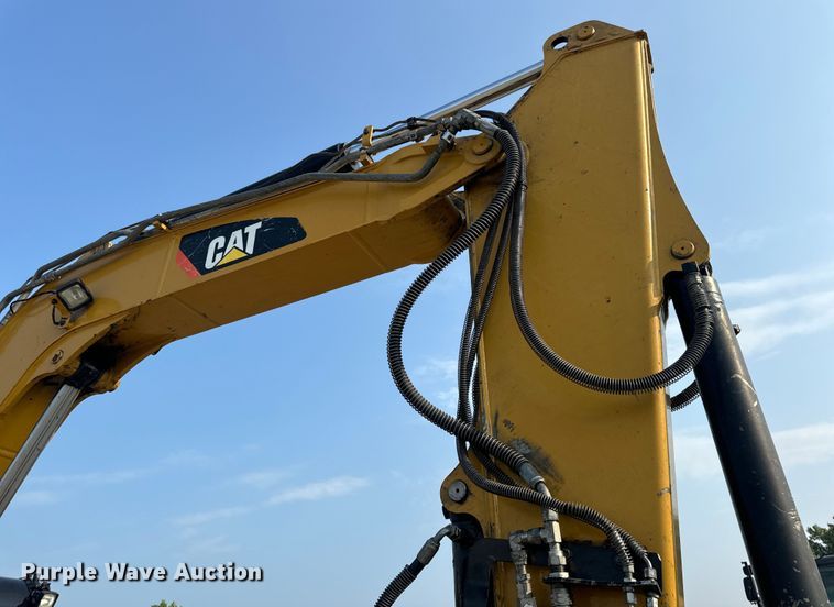 image for item OF9892 2017 Caterpillar 308E2 CR mini excavator