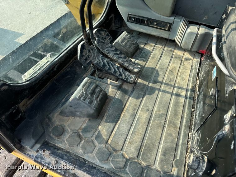 image for item OF9892 2017 Caterpillar 308E2 CR mini excavator