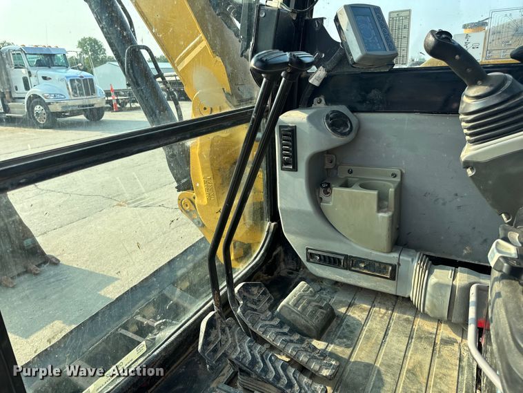 image for item OF9892 2017 Caterpillar 308E2 CR mini excavator