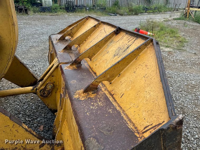 image for item OF9893 1995 Caterpillar  953B track loader