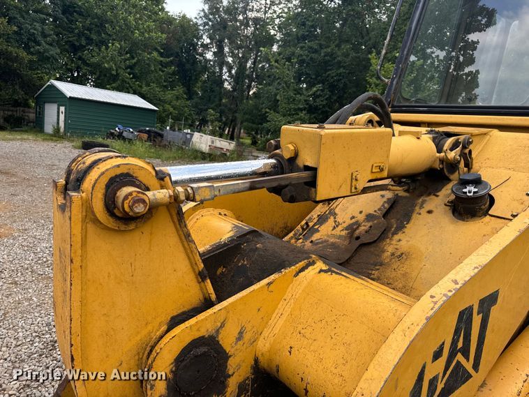 image for item OF9893 1995 Caterpillar  953B track loader