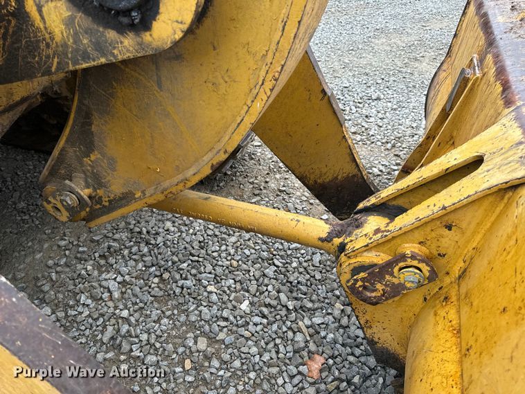 image for item OF9893 1995 Caterpillar  953B track loader