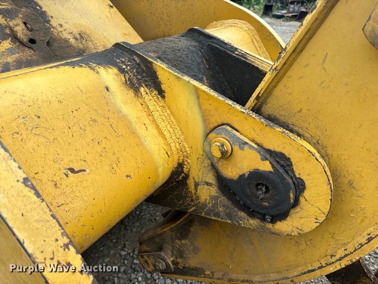 image for item OF9893 1995 Caterpillar  953B track loader