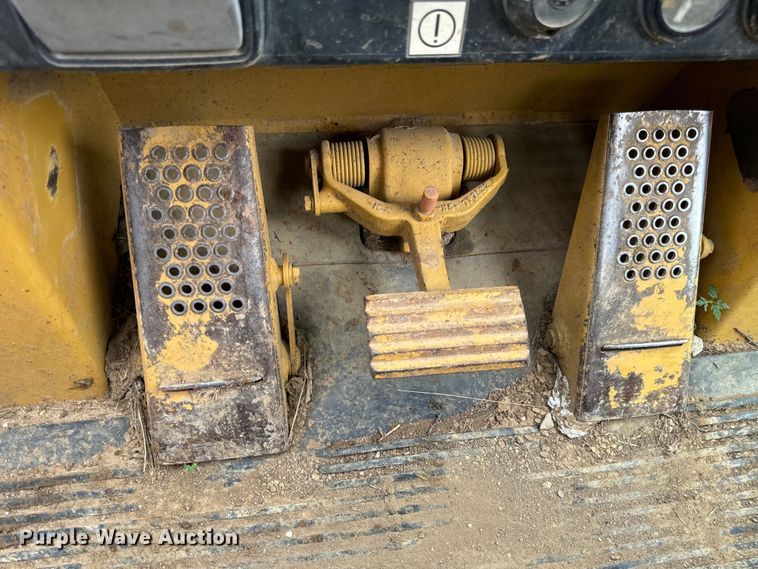 image for item OF9893 1995 Caterpillar  953B track loader