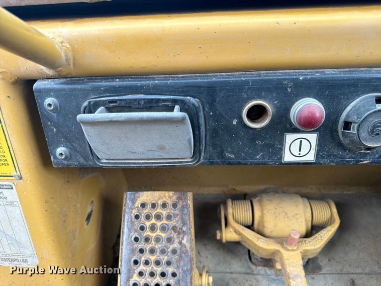 image for item OF9893 1995 Caterpillar  953B track loader