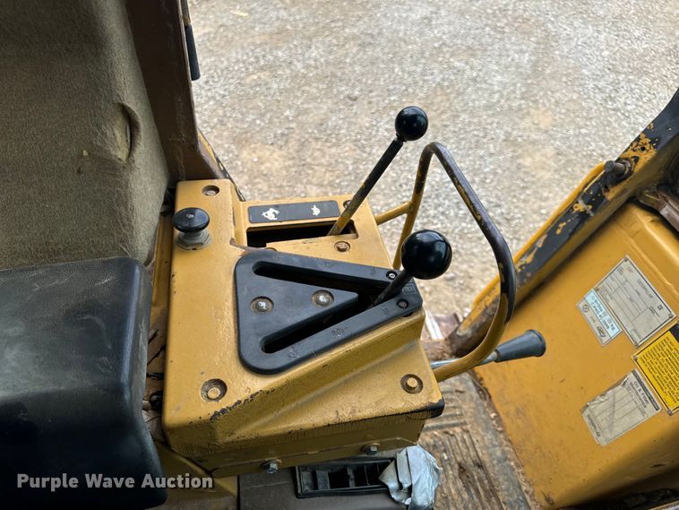 image for item OF9893 1995 Caterpillar  953B track loader