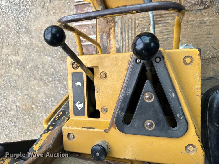 image for item OF9893 1995 Caterpillar  953B track loader