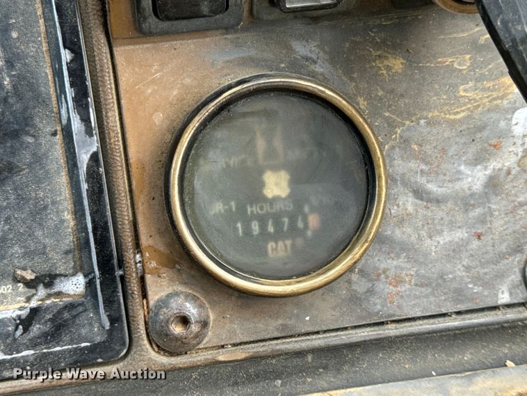 image for item OF9893 1995 Caterpillar  953B track loader