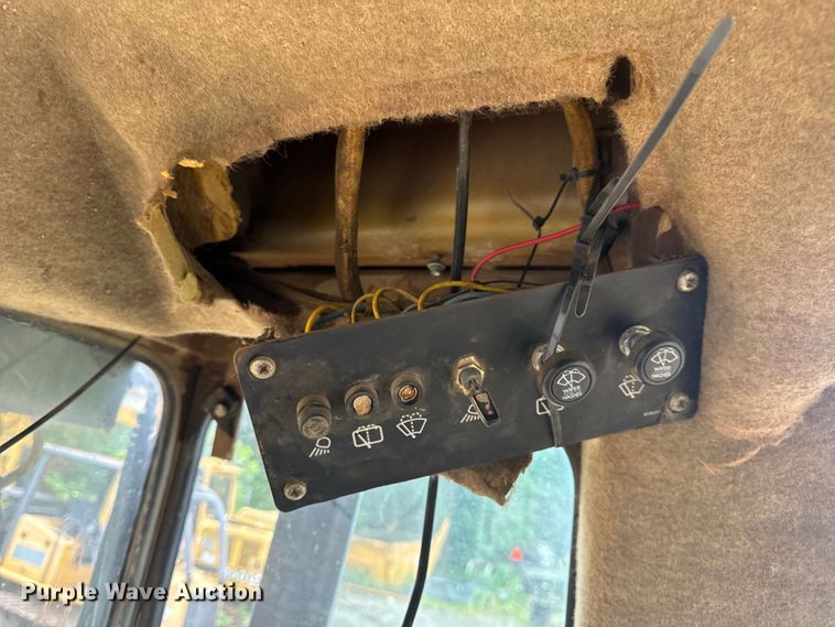 image for item OF9893 1995 Caterpillar  953B track loader