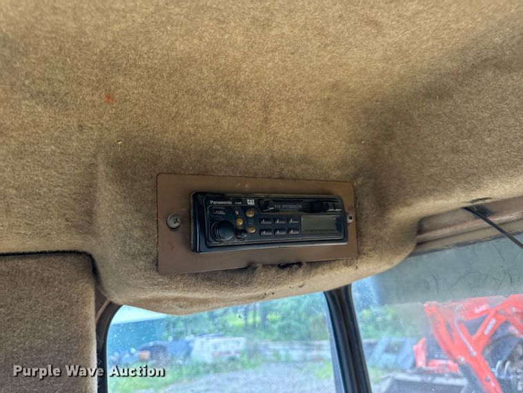 image for item OF9893 1995 Caterpillar  953B track loader