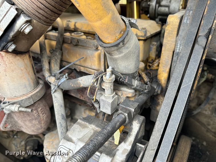 image for item OF9893 1995 Caterpillar  953B track loader