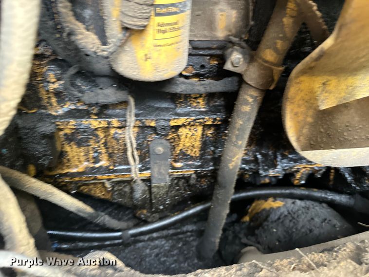 image for item OF9893 1995 Caterpillar  953B track loader