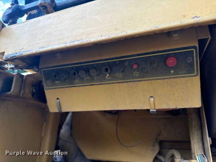 image for item OF9893 1995 Caterpillar  953B track loader