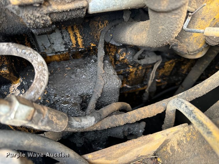 image for item OF9893 1995 Caterpillar  953B track loader