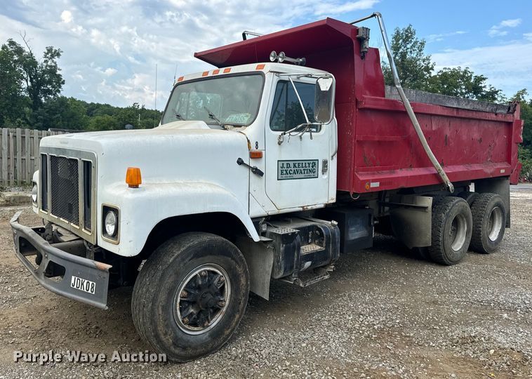 image for item OF9897 1997 International  2574 dump truck