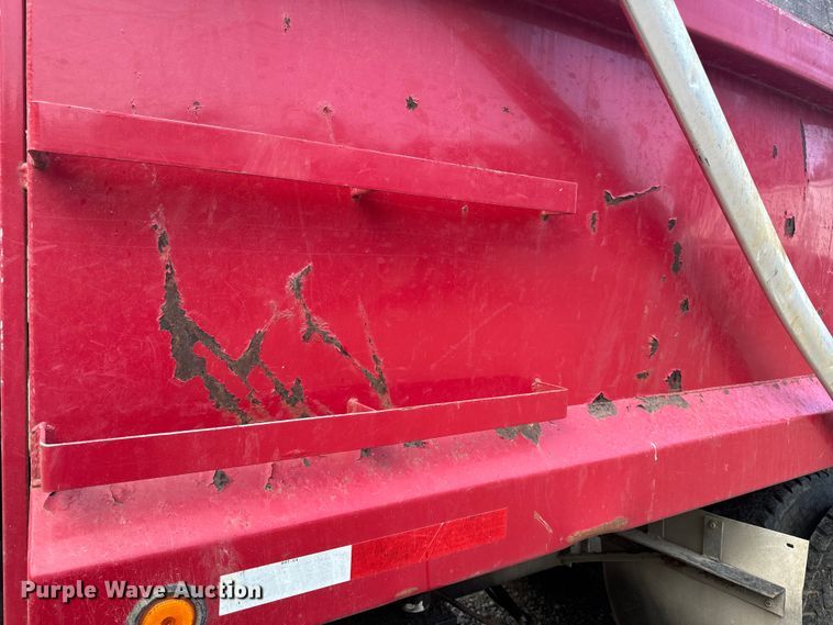 image for item OF9897 1997 International  2574 dump truck