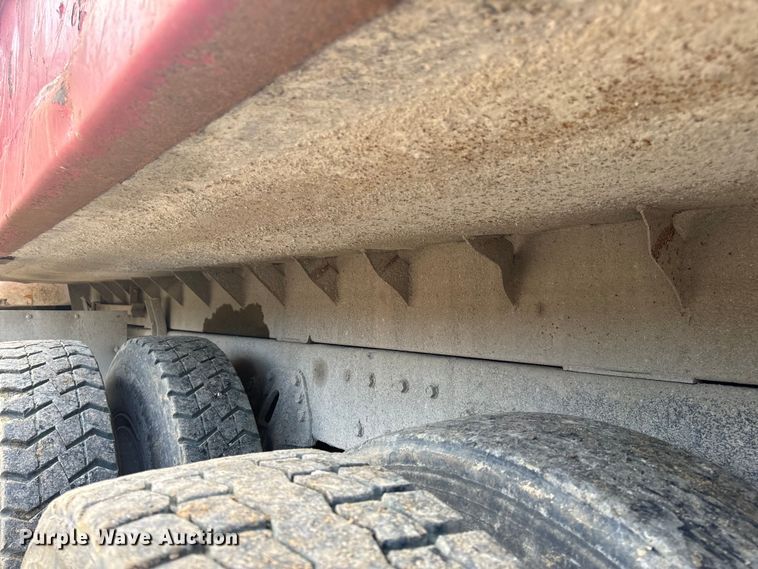 image for item OF9897 1997 International  2574 dump truck