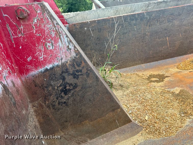 image for item OF9897 1997 International  2574 dump truck