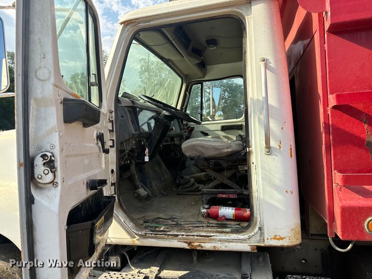 image for item OF9897 1997 International  2574 dump truck