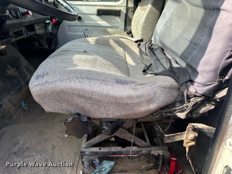 image for item OF9897 1997 International  2574 dump truck