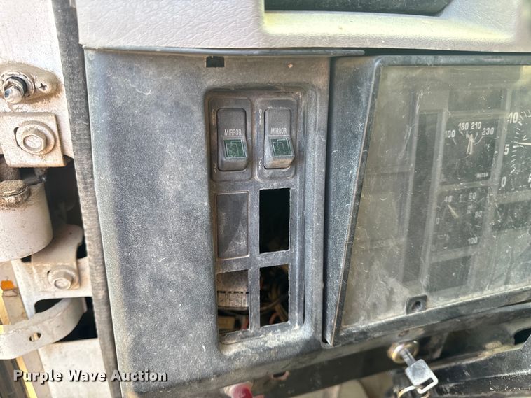 image for item OF9897 1997 International  2574 dump truck