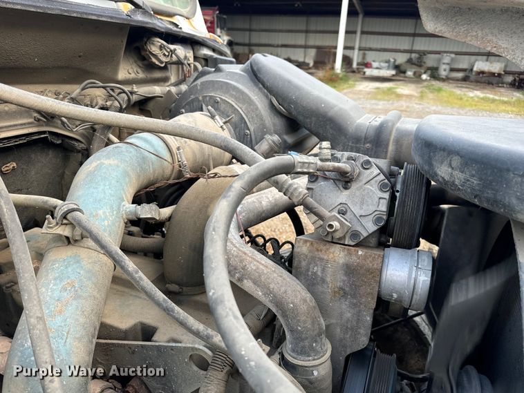 image for item OF9897 1997 International  2574 dump truck