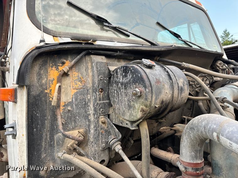 image for item OF9897 1997 International  2574 dump truck