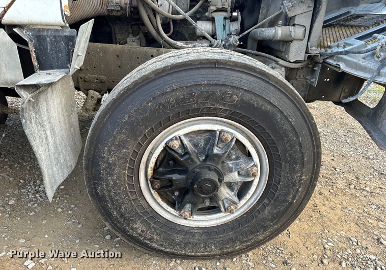 image for item OF9897 1997 International  2574 dump truck