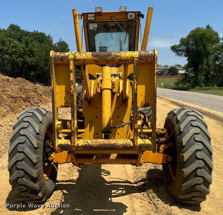 image for item OF9906 1985 Champion 730A motor grader