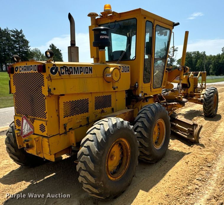 image for item OF9906 1985 Champion 730A motor grader