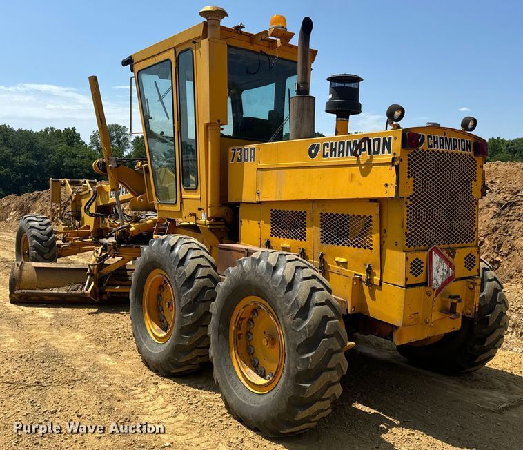 image for item OF9906 1985 Champion 730A motor grader