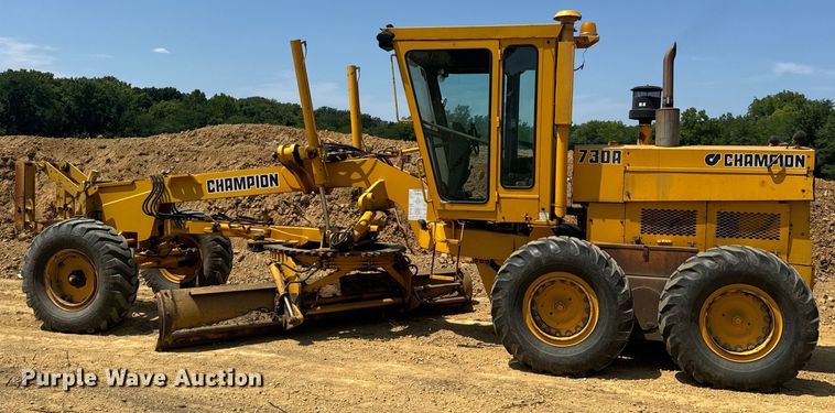 image for item OF9906 1985 Champion 730A motor grader