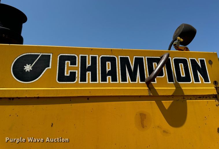 image for item OF9906 1985 Champion 730A motor grader