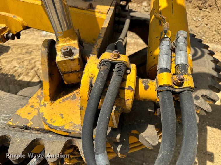 image for item OF9906 1985 Champion 730A motor grader