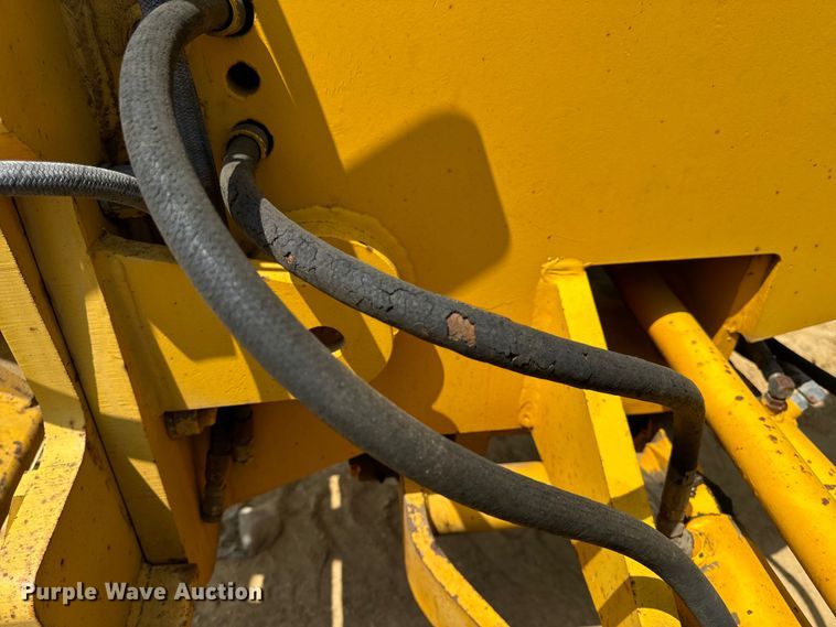 image for item OF9906 1985 Champion 730A motor grader