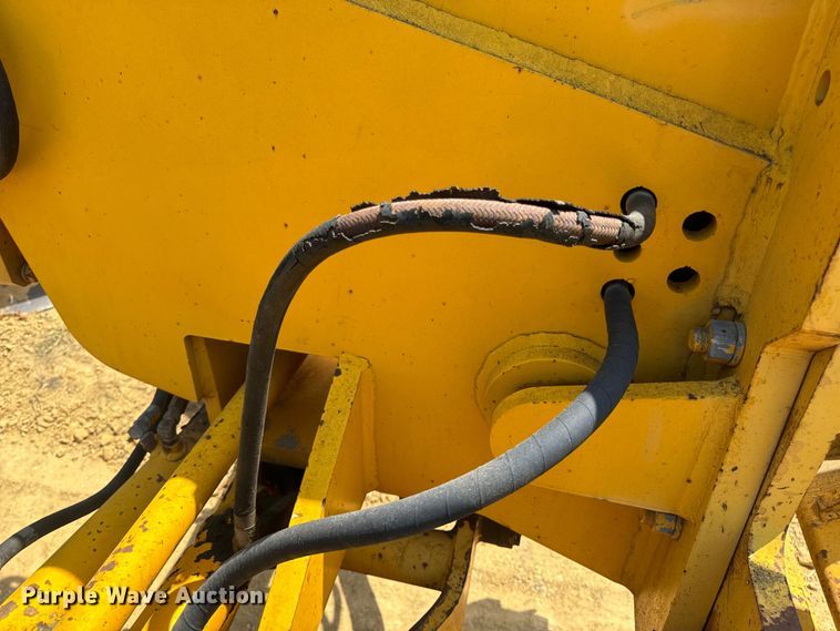 image for item OF9906 1985 Champion 730A motor grader