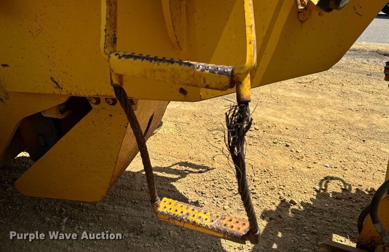 image for item OF9906 1985 Champion 730A motor grader