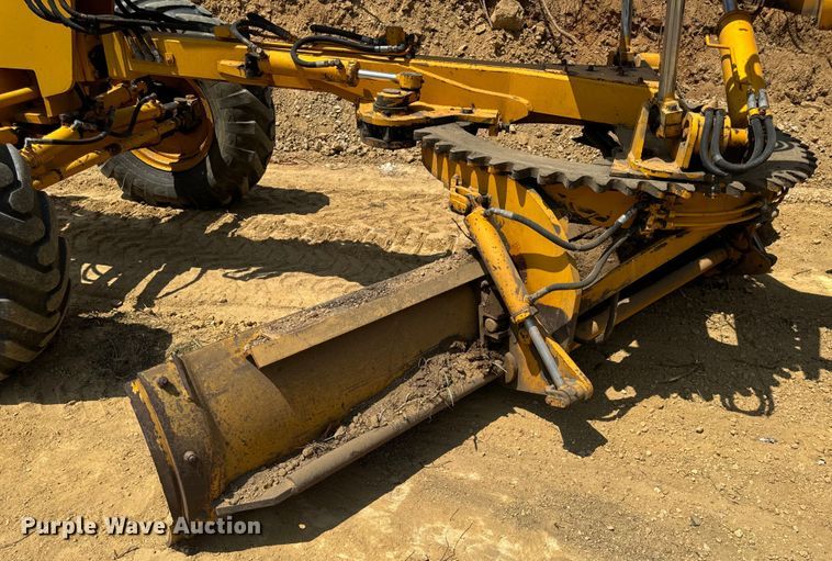 image for item OF9906 1985 Champion 730A motor grader