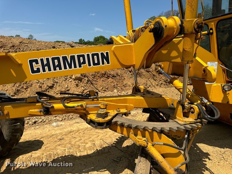 image for item OF9906 1985 Champion 730A motor grader