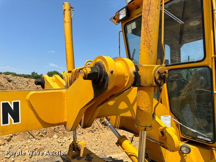 image for item OF9906 1985 Champion 730A motor grader