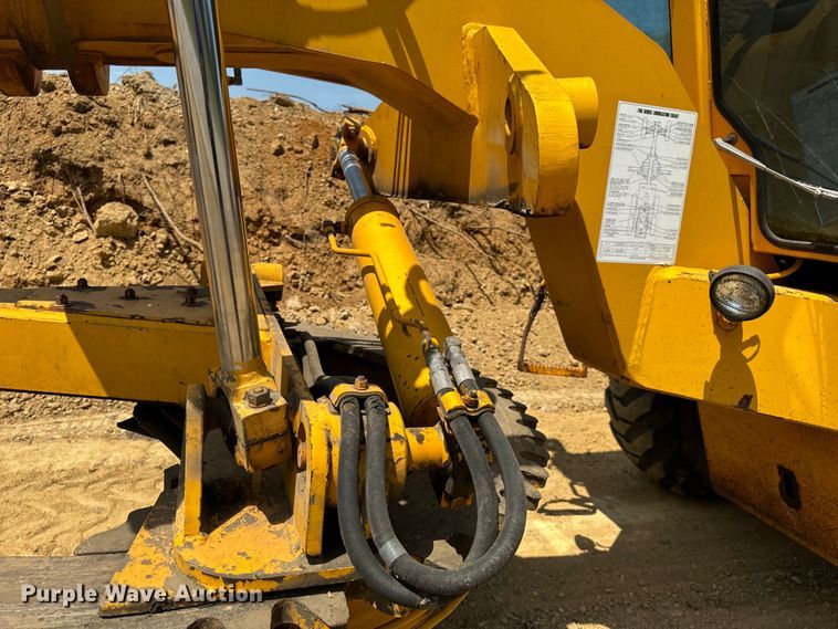 image for item OF9906 1985 Champion 730A motor grader