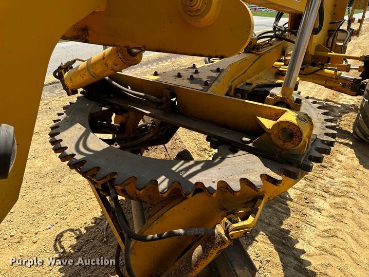 image for item OF9906 1985 Champion 730A motor grader