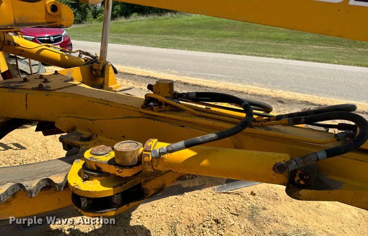 image for item OF9906 1985 Champion 730A motor grader