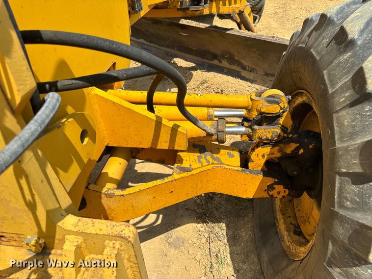 image for item OF9906 1985 Champion 730A motor grader