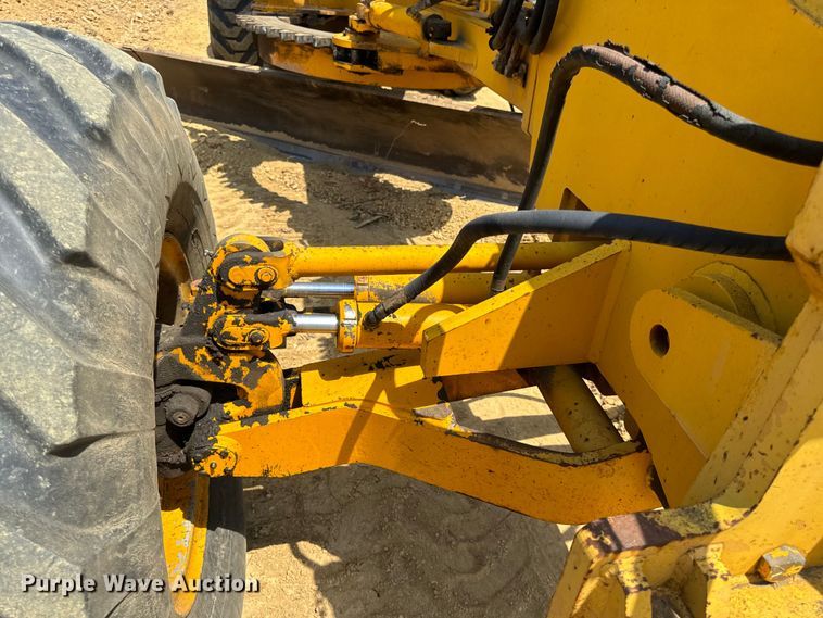 image for item OF9906 1985 Champion 730A motor grader