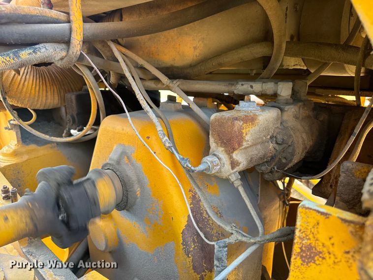 image for item OF9906 1985 Champion 730A motor grader